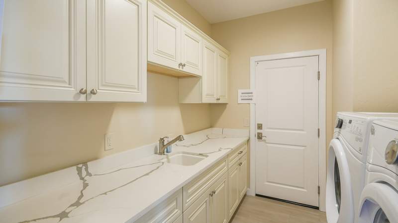 18 Veraison laundry room